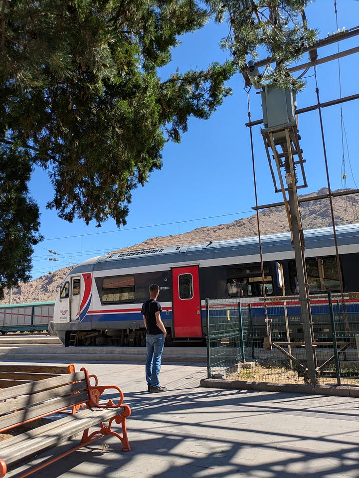 Waiting for the train in Divrigi