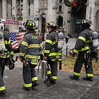 Bomberos y reliquias variadas