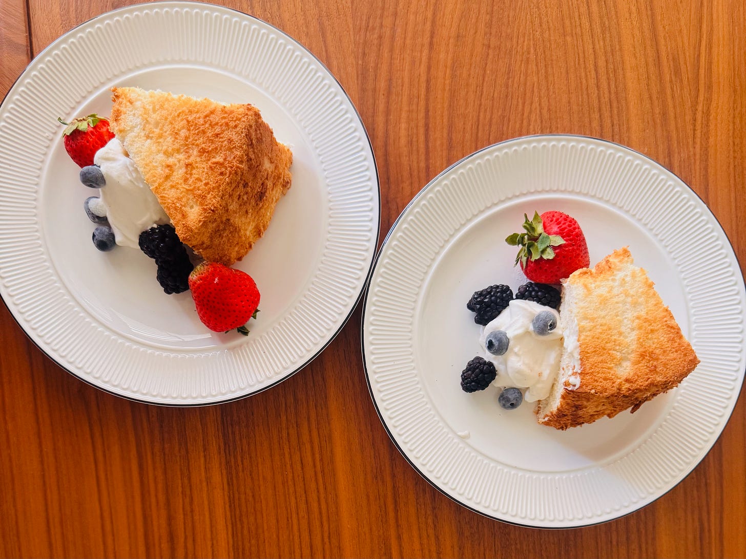 Angel Food Cake with Strawberries & Whipped Cream Angel Food Cake with Strawberries & Whipped Cream