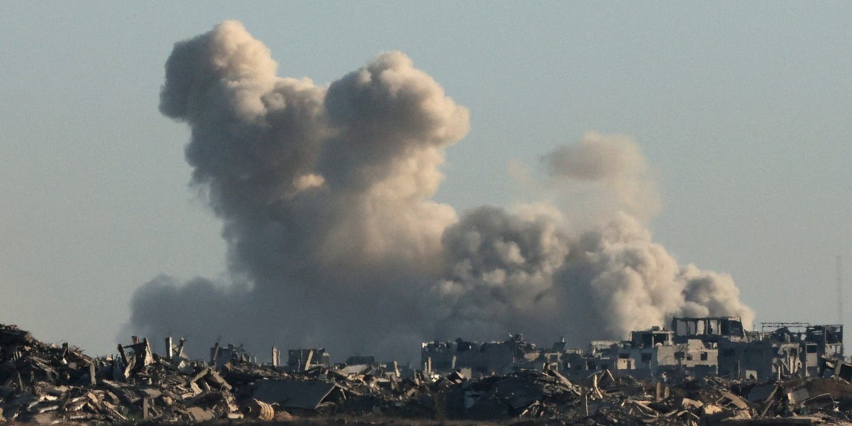 Israel declares Gaza City “a dangerous combat zone,” Pakistan floods force evacuation of a million people, UN votes to end Lebanon peacekeeping force