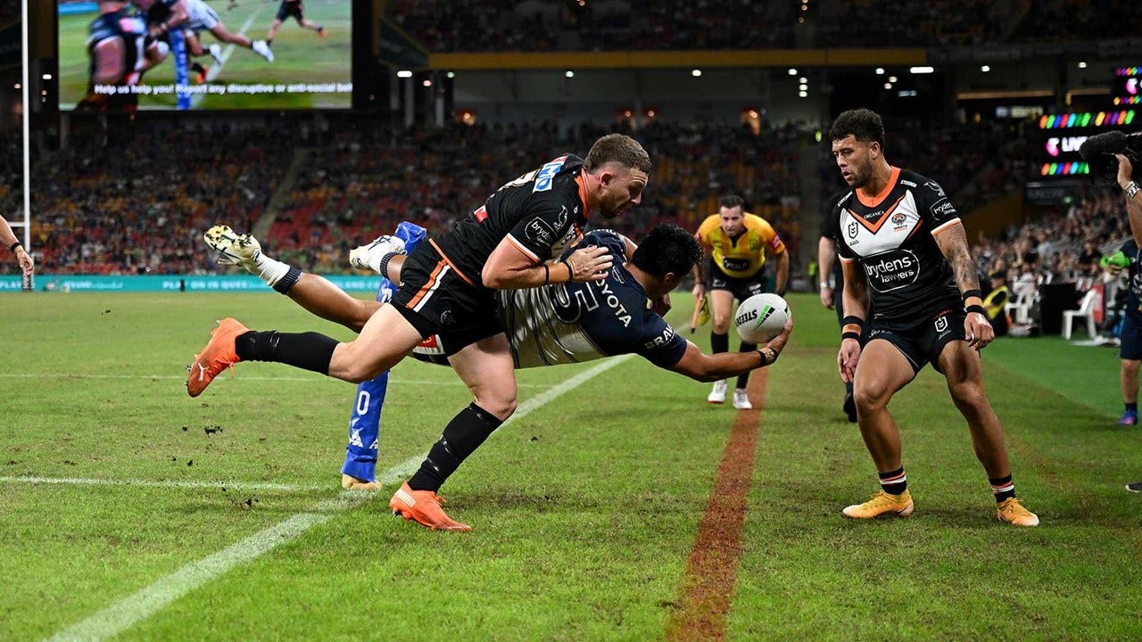 Taulagi miracle pass to Drinkwater wins try of Magic Round