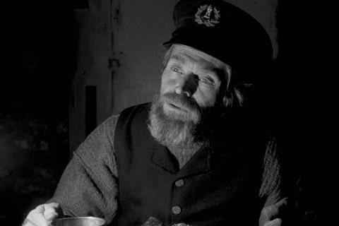 How Willem Dafoe and Robert Pattinson's contrasting acting styles powered 'The  Lighthouse' | Features | Screen