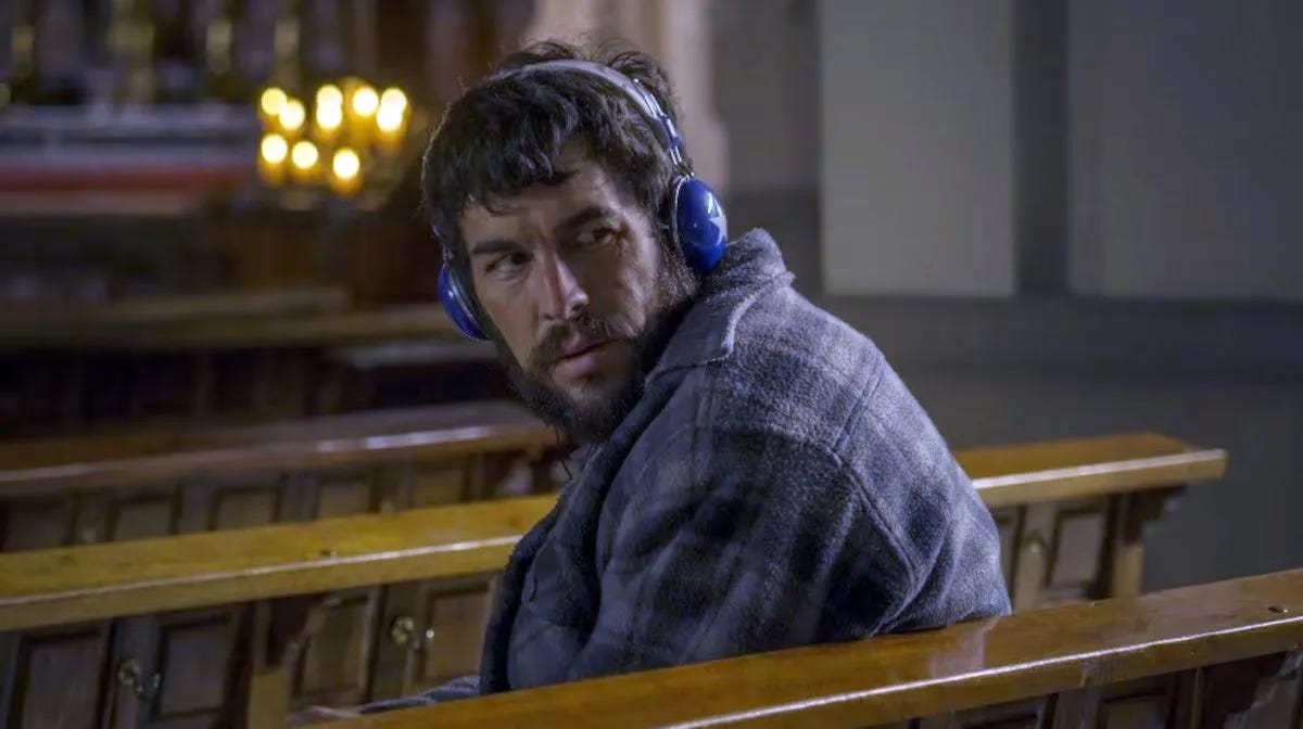 Crítica de "Escape": El film transgresor de Rodrigo Cortés con Mario Casas  que sacude el cine español | EscribiendoCine