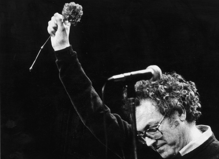 Grândola vila morena", o hino da Revolução dos Cravos