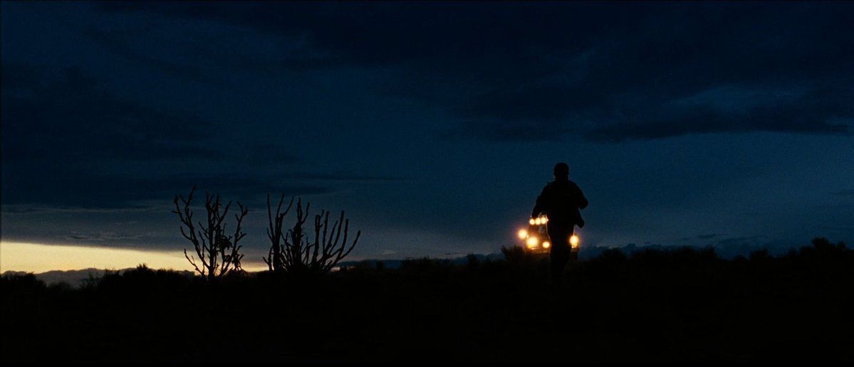One Perfect Shot on X: "NO COUNTRY FOR OLD MEN (2007) Cinematography by  Roger Deakins Directed by Ethan Coen, Joel Coen Explore more beautiful shots  from this legendary cinematographer: https://t.co/ATewe4Jzgt  https://t.co/TTOMj1rfwM" /