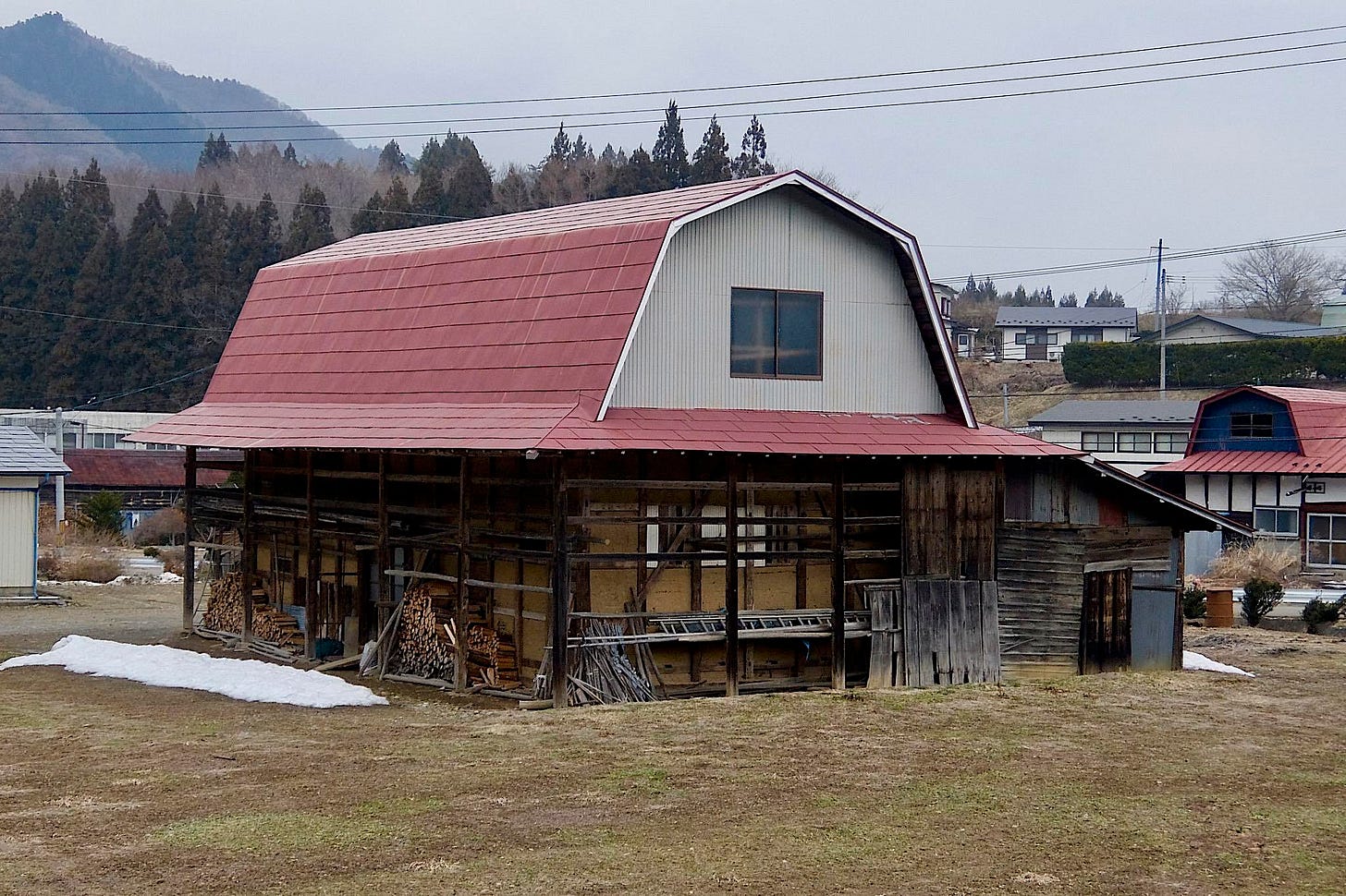 注目、「マンサード小屋」。_d0171571_15070915.jpg