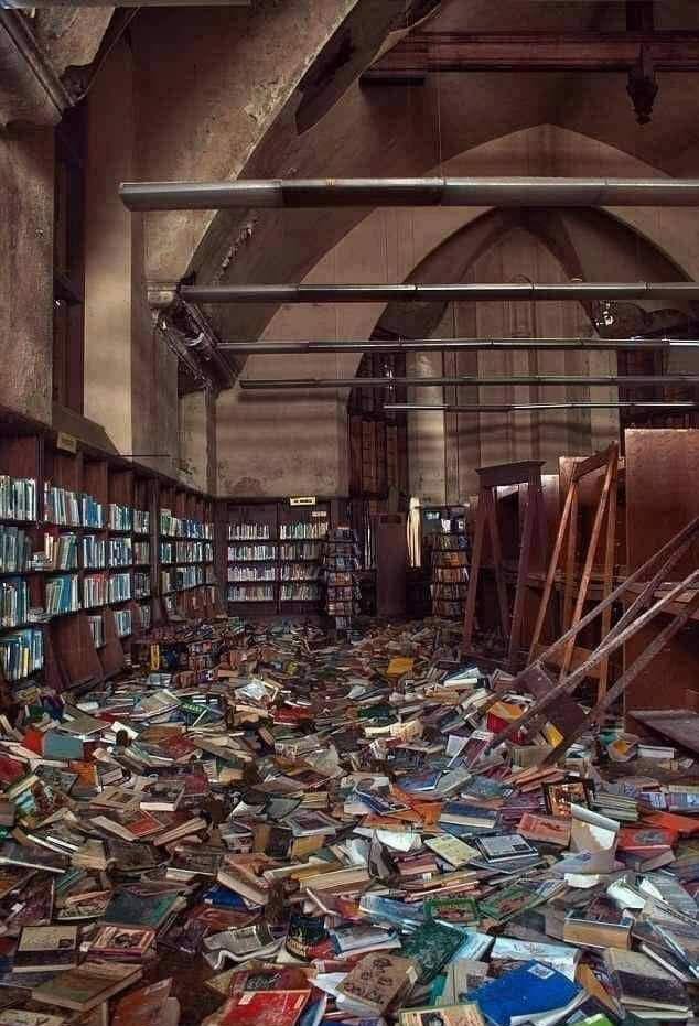 r/AbandonedPorn - Detroit’s Mark Twain Library, which was closed in 1996 for renovations and never reopened.