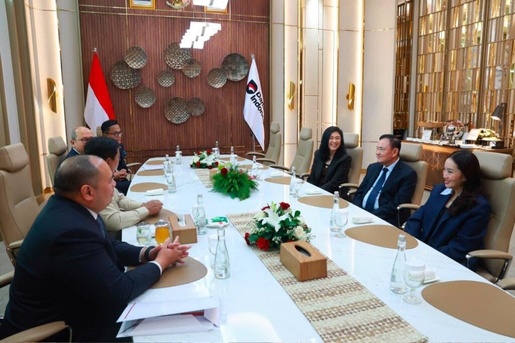 Indonesian President Prabowo Subianto, together with Danantara officials, holds a meeting with former Thai Prime Ministers Thaksin Shinawatra, Yingluck Shinawatra, and Paetongtarn Shinawatra at Wisma Danantara in Jakarta Indonesian President Prabowo Subianto, together with Danantara officials, holds a meeting with former Thai Prime Ministers Thaksin Shinawatra, Yingluck Shinawatra, and Paetongtarn Shinawatra at Wisma Danantara in Jakarta