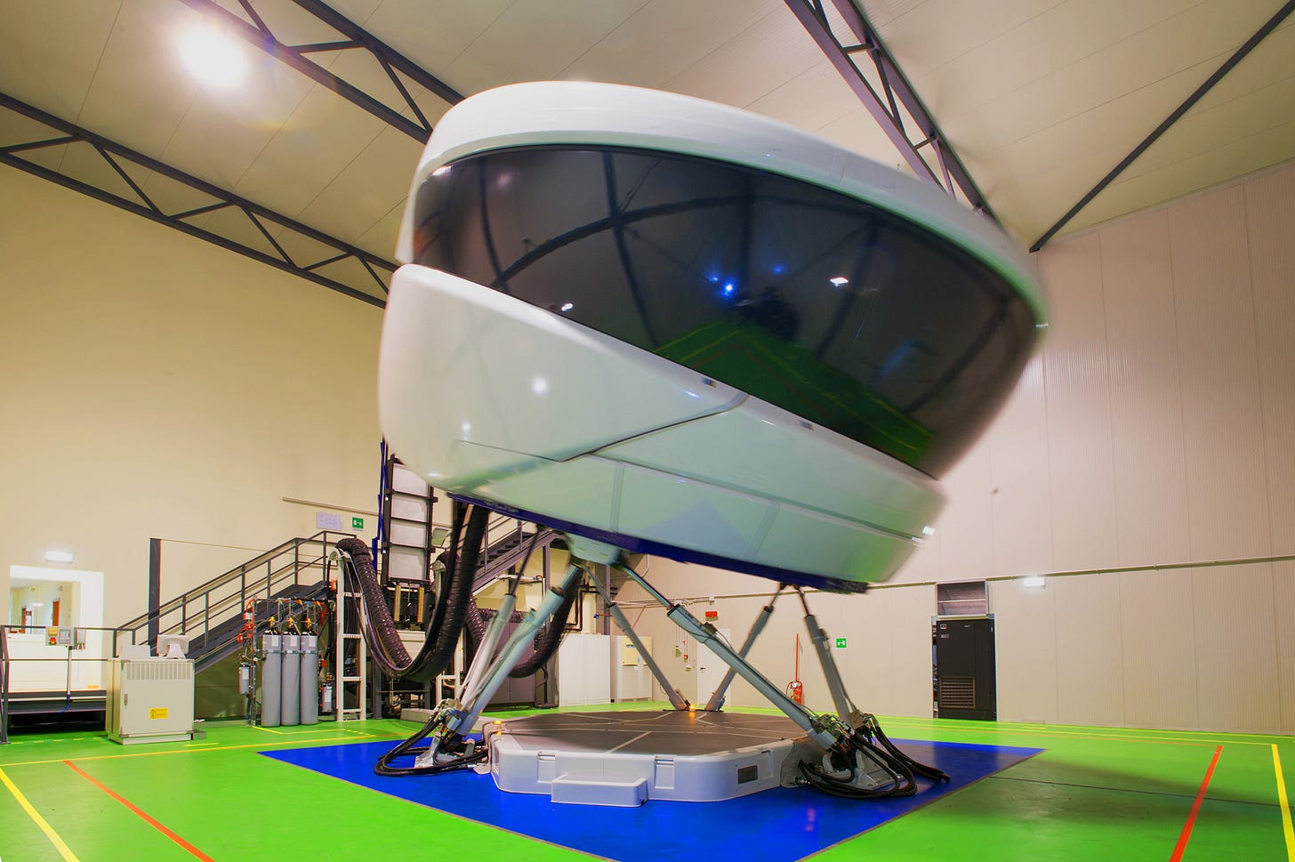 Full flight simulator - Wikipedia Full flight simulator - Wikipedia