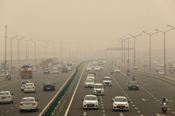 A New Delhi expressway on Saturday. A New Delhi expressway on Saturday.