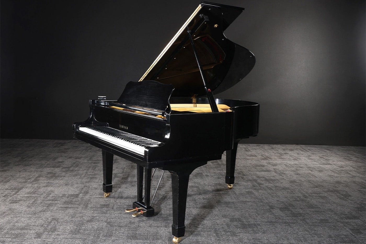 Piano de Freddie Mercury vai a leilão em Londres Piano de Freddie Mercury vai a leilão em Londres