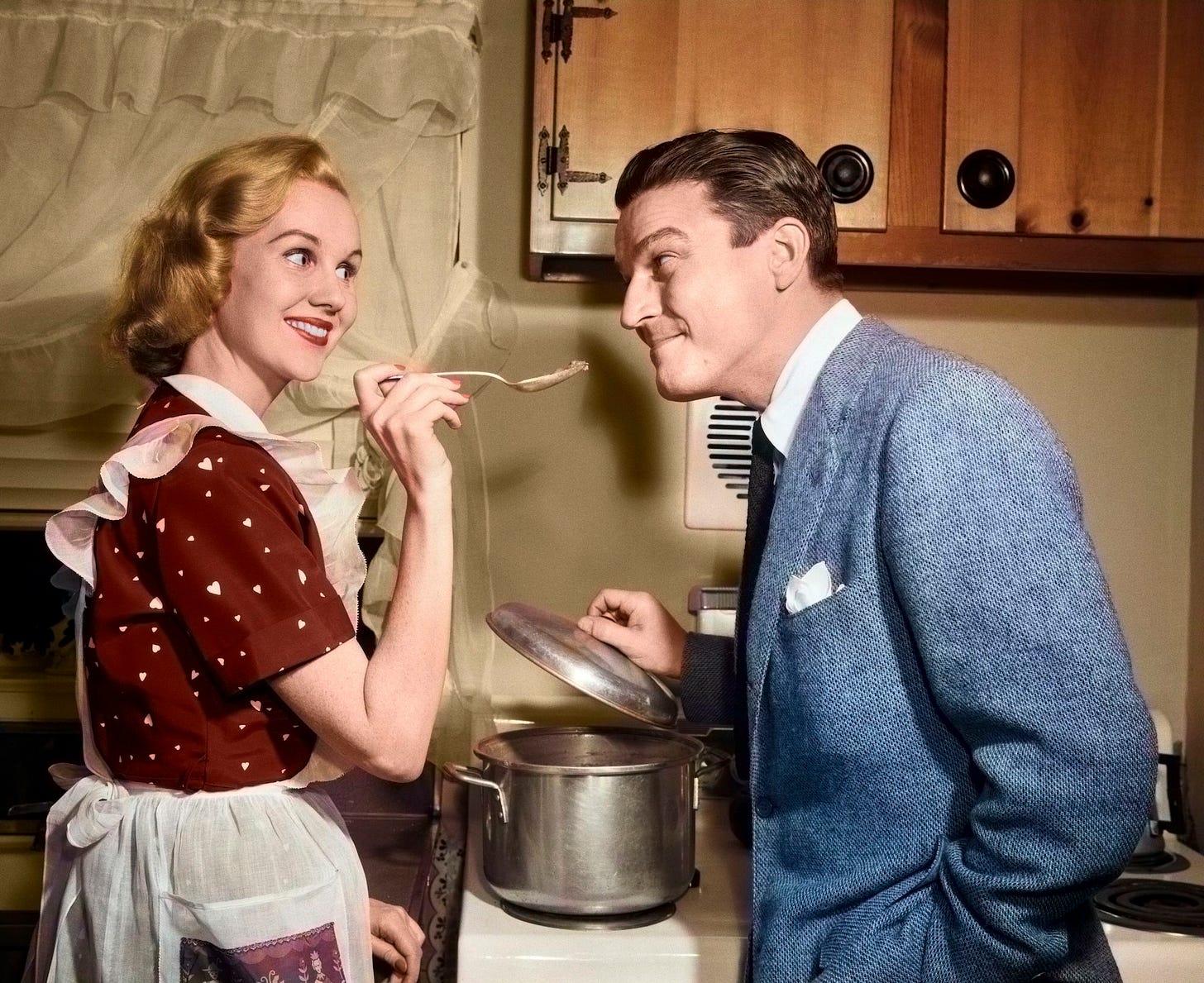 Tradwives' promote a lifestyle that evokes the 1950s. But their nostalgia  is not without controversy | CNN
