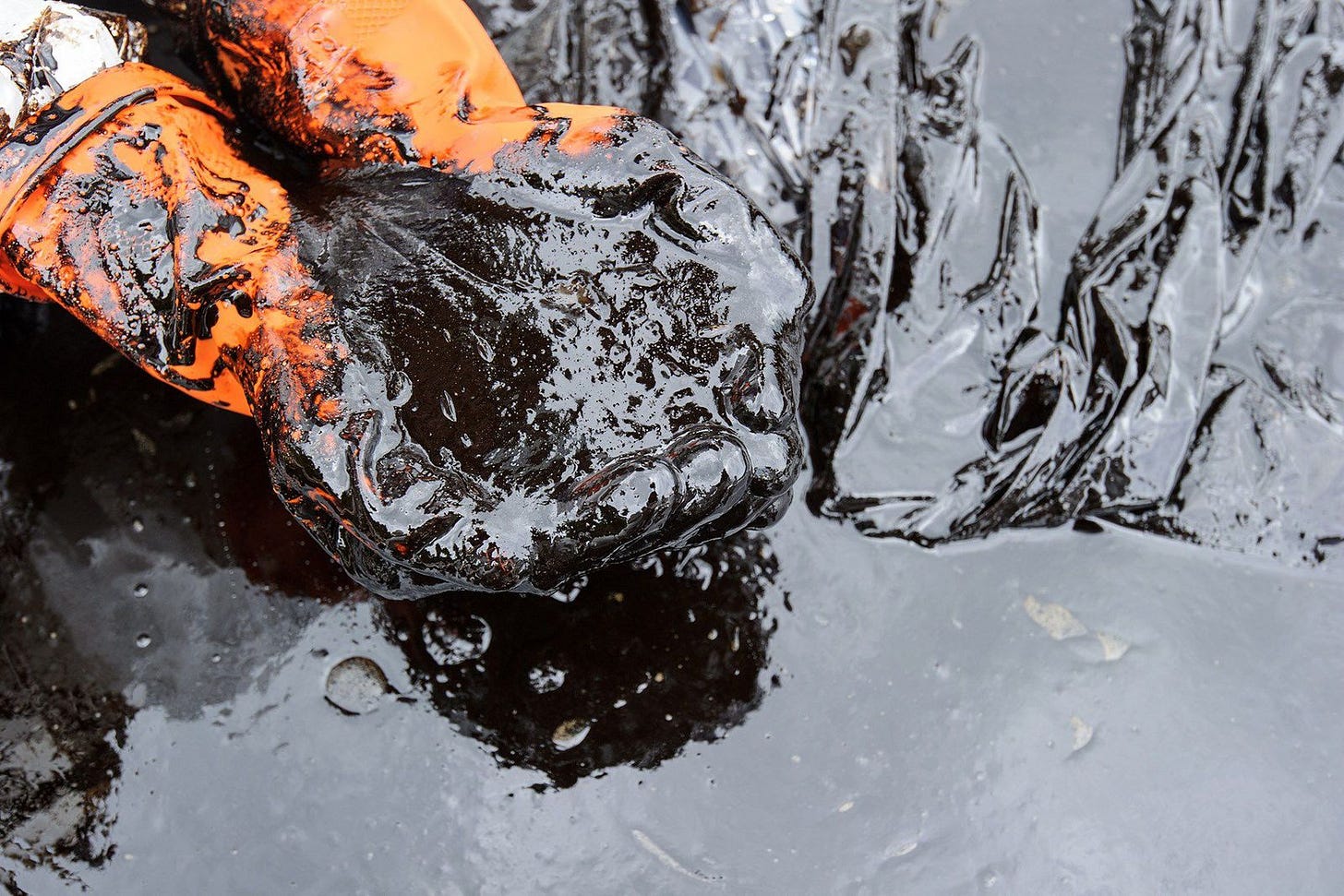 Nigeria and Shell have failed to cleanup decades' old oil spills | WIRED