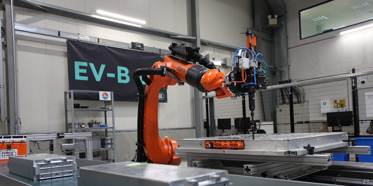 Automation cuts battery disassembly costs by 47%.