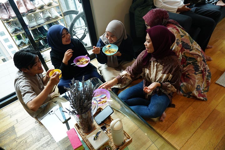 Eid celebration in Dhanang Mangku Luhur's apartment in Melbourne. (Photos: Kristian Oka Prasetyadi)