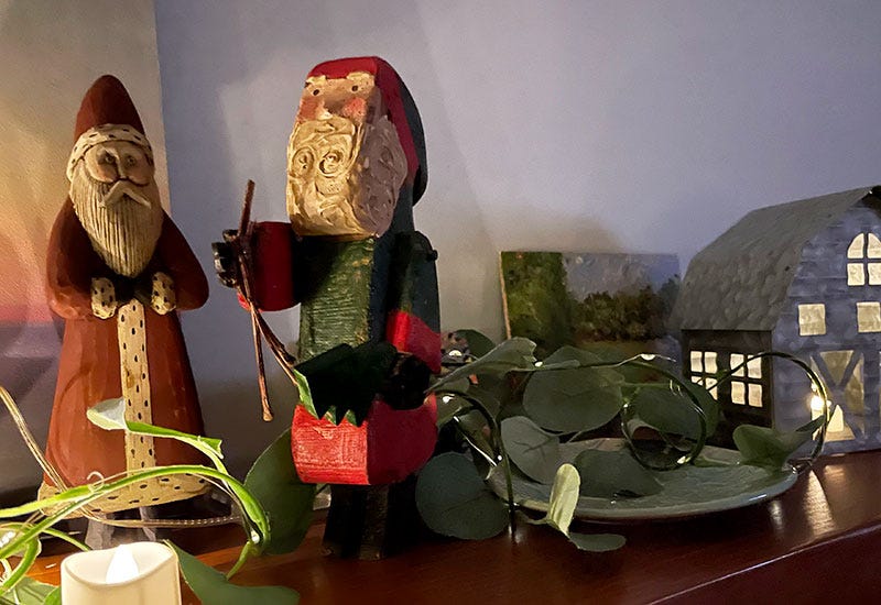 Sixburnersue Santas 4