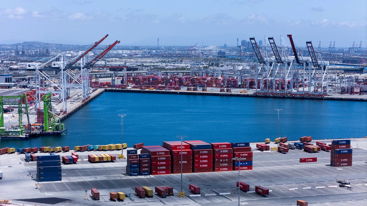 Thiếu tàu container tại Cảng Los Angeles Thiếu tàu container tại Cảng Los Angeles