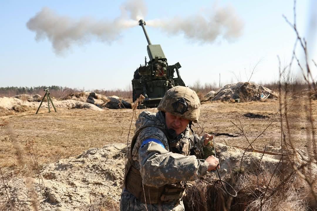 Bohdana fires 155mm.jpg Bohdana fires 155mm.jpg