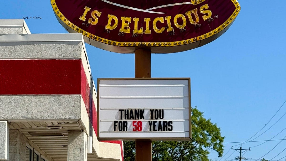 Iconic 1960s Arby's with twin 10-gallon hats, featured in my new