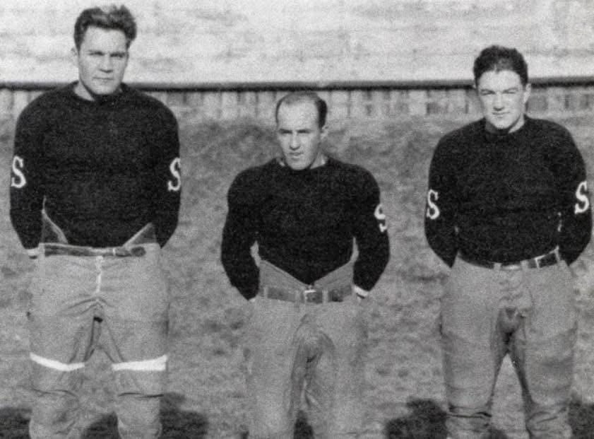 Jack "Soupy" Shapiro, middle, at 5' 1" the shortest player in NFL history. In 1929, he played as a blocking back for the Staten Island Stapletons. Jack "Soupy" Shapiro, middle, at 5' 1" the shortest player in NFL history. In 1929, he played as a blocking back for the Staten Island Stapletons.