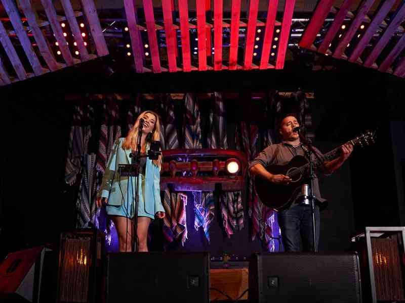 Ruthie Craft & Devon Sants at Elkhorn Ridge Ruthie Craft & Devon Sants at Elkhorn Ridge