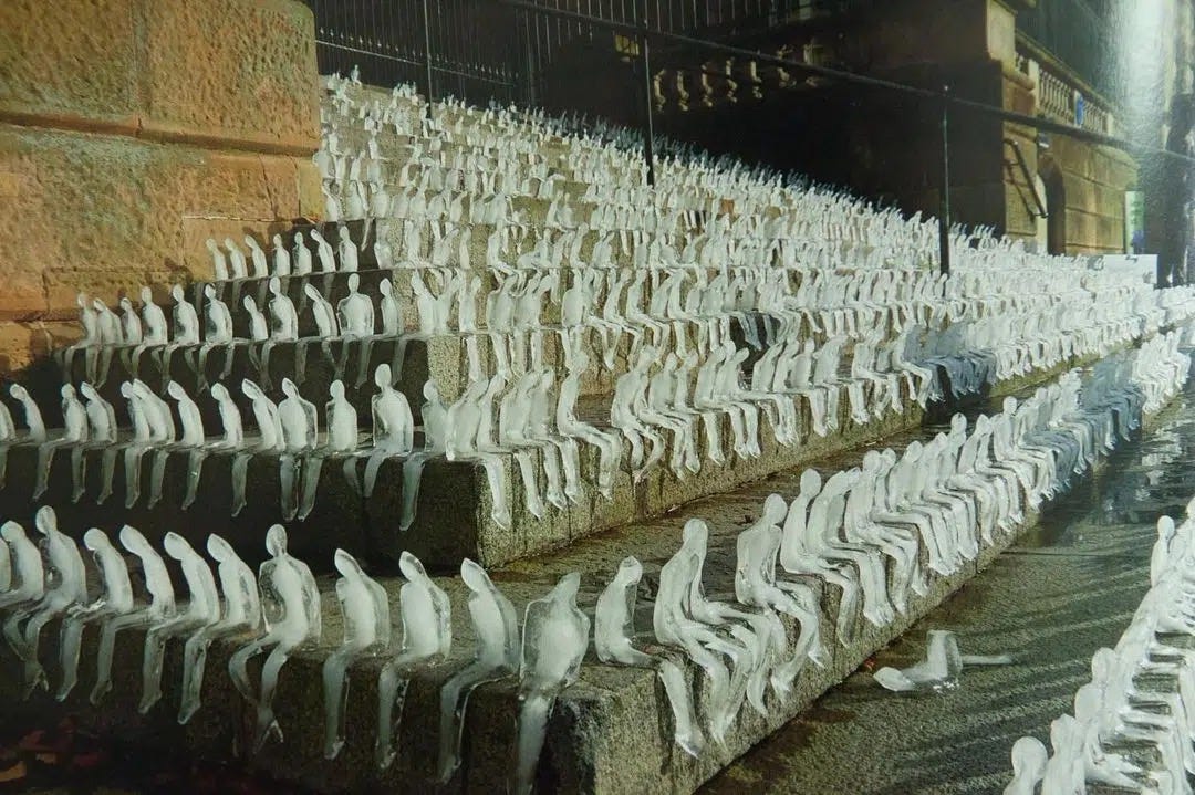 Néle Azevedo, The Minimum Monument (Melting Men). Néle Azevedo, The Minimum Monument (Melting Men).