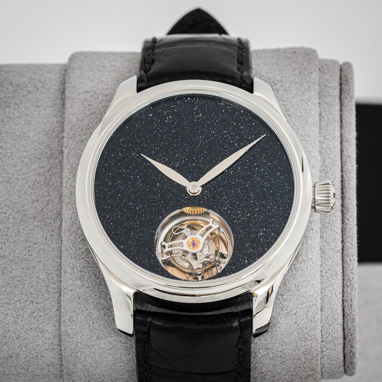 2025 H. Moser & Cie Endeavour Tourbillon 40 Steel / Aventurine / Strap 1804-1219 Listing Image 1 2025 H. Moser & Cie Endeavour Tourbillon 40 Steel / Aventurine / Strap 1804-1219 Listing Image 1