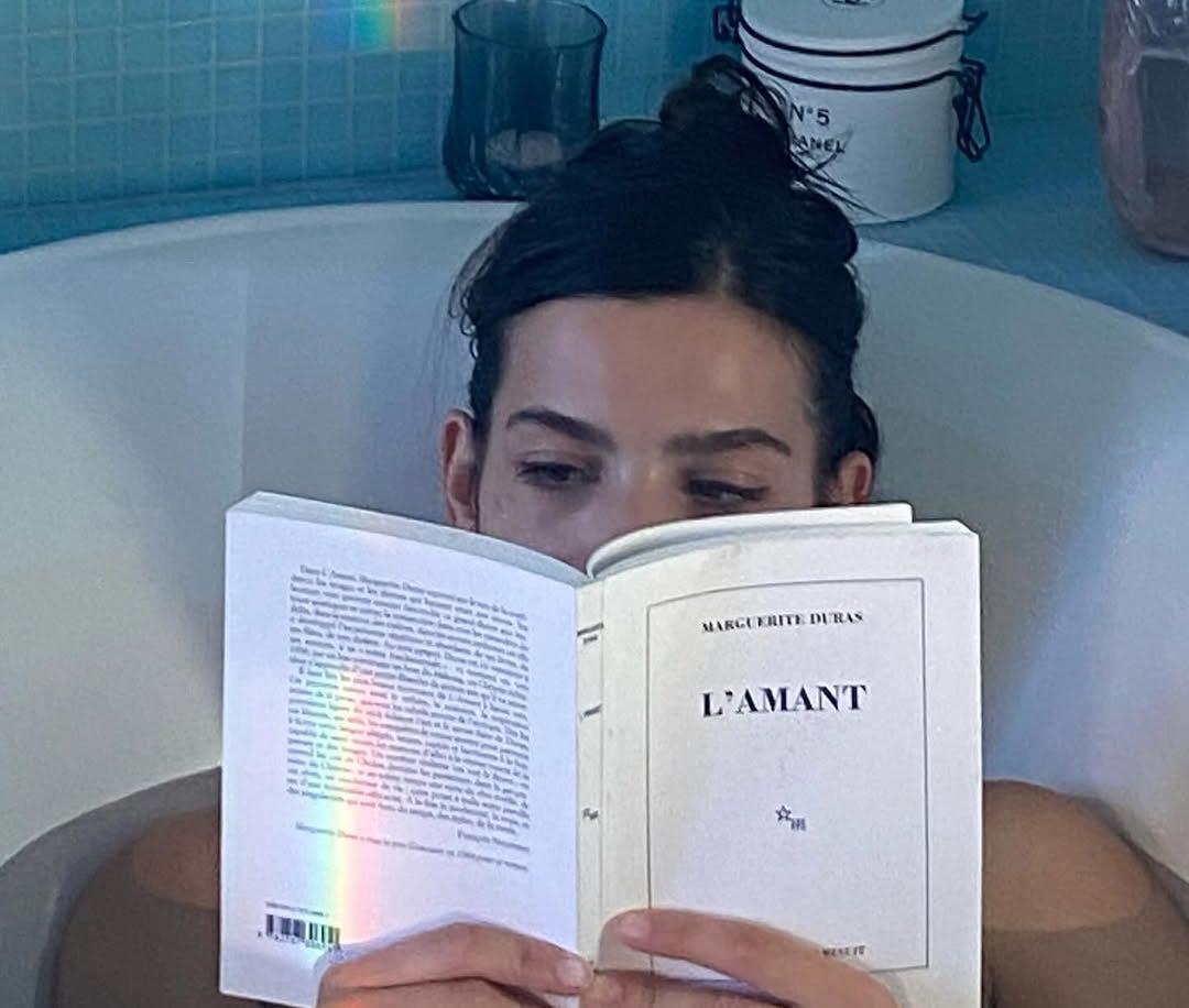 What Do Parisians Read in Summer?