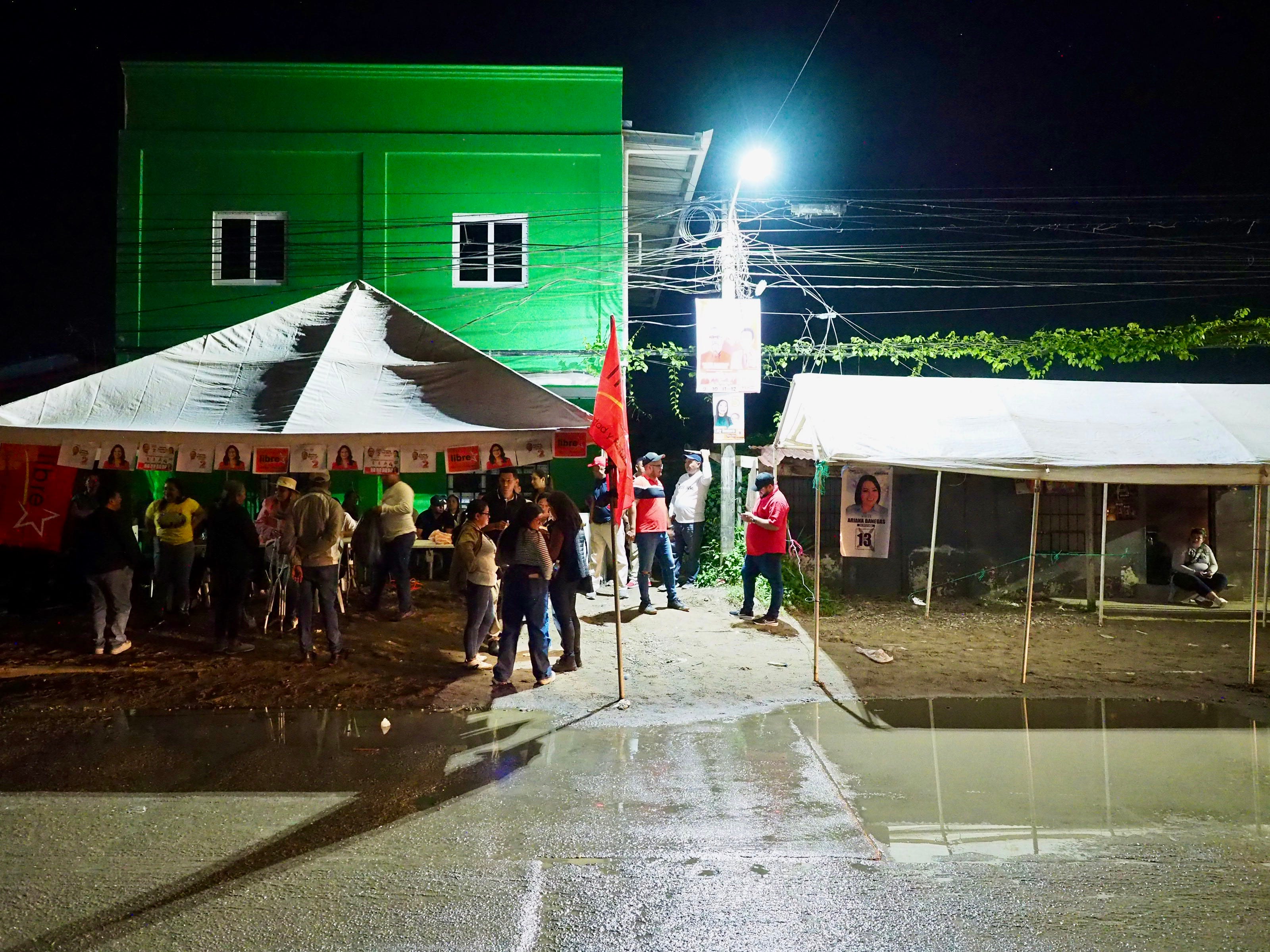 Trump pomilostil obsojenega nekdanjega predsednika Hondurasa, Honduranci volili novega predsednika, Trump poziva k udeležbi na volitvah v Tennesseeju