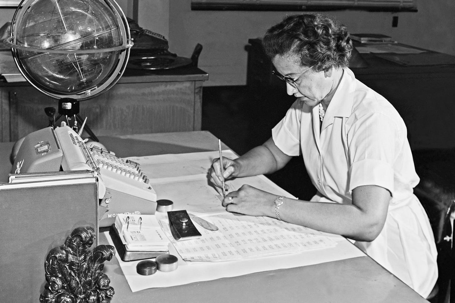 https://i.natgeofe.com/k/0b478a6e-b828-4751-be32-64177727d7a3/katherine_johnson_working_3x2.jpg https://i.natgeofe.com/k/0b478a6e-b828-4751-be32-64177727d7a3/katherine_johnson_working_3x2.jpg