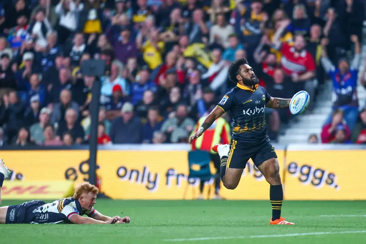 Fineanganofo scores four as Hurricanes crush Brumbies