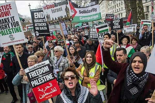 Angry protest in London against Israeli attacks on Palestinians - Socialist  Worker