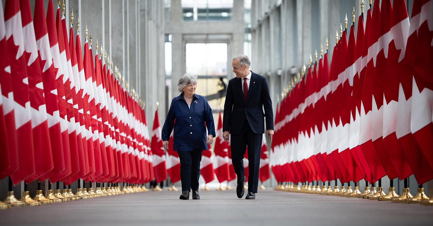 Prime Minister Carney walks down a hallway with the Governor General-designate, the Honourable Louise Arbour, in Ottawa, Ontario. 
—
Le premier ministre Carney traverse un couloir en compagnie de la gouverneure générale désignée, l’honorable Louise Arbour, à Ottawa, en Ontario.