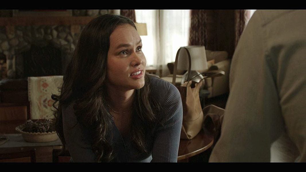 Julia looking really bloated in this scene with Cordell on Walker set. Julia looking really bloated in this scene with Cordell on Walker set.