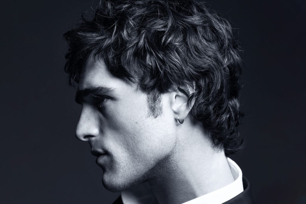 Jacob Elordi é o novo embaixador do Bleu de Chanel
