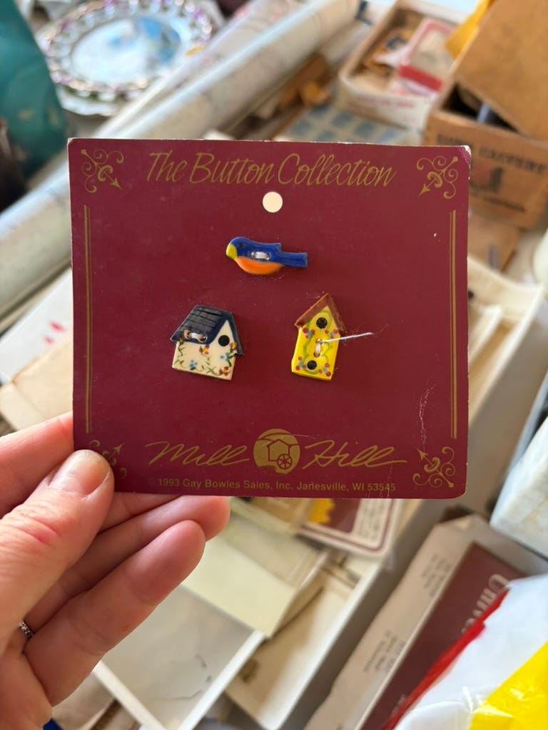 Ceramic buttons mill hill birds Ceramic buttons mill hill birds