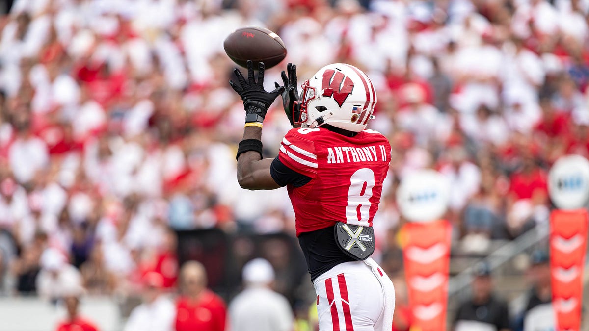 Which Wisconsin football players earned 2026 NFL Combine invites?