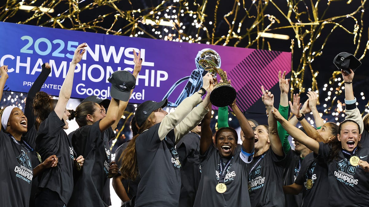 The Cutback: US Soccer Launches Arthur M. Blank Crest Cup for Women's Pro Teams
