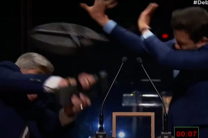 Cadeirada de Datena em Pablo Marçal durante debate vira meme: confira |  Metrópoles