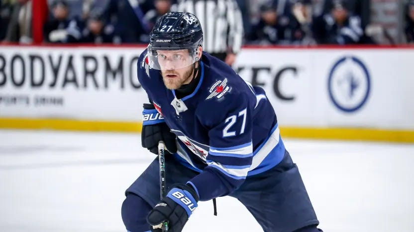 Ehlers watches the play as a member of the Jets