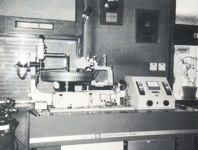 Neumann VMS70 cutting lathe