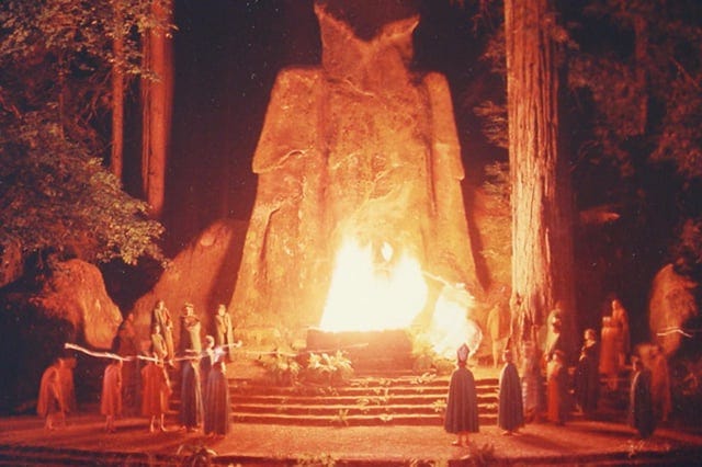 Un multimillonario en Bohemian Grove le dijo al personal que ...