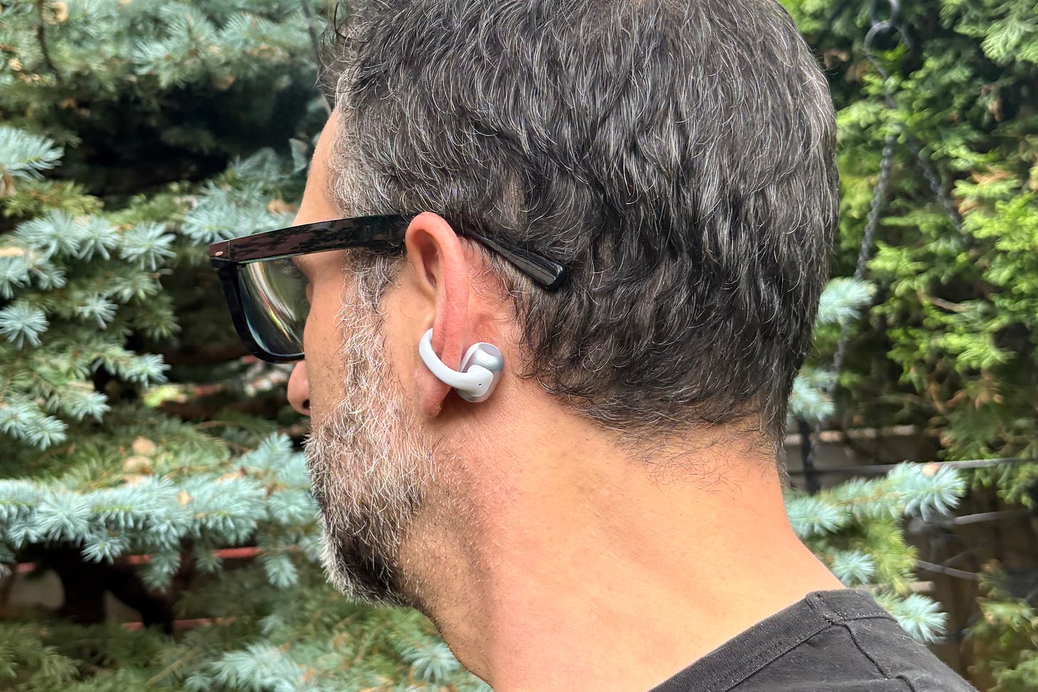 A rear view of the author's head while he wears the OpenDots 2. A rear view of the author's head while he wears the OpenDots 2.