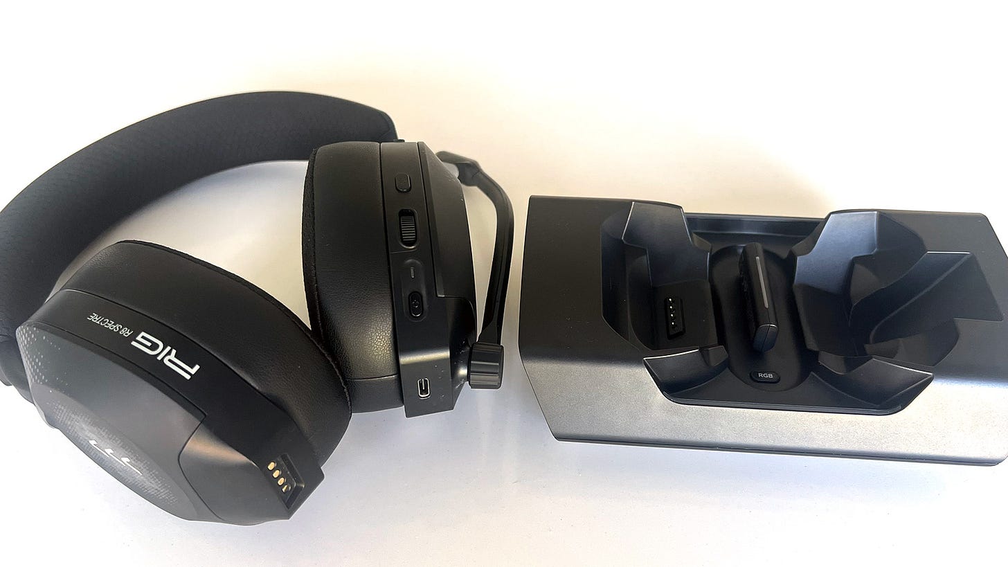 Nacon RIG R8 Spectre Pro dock and headset