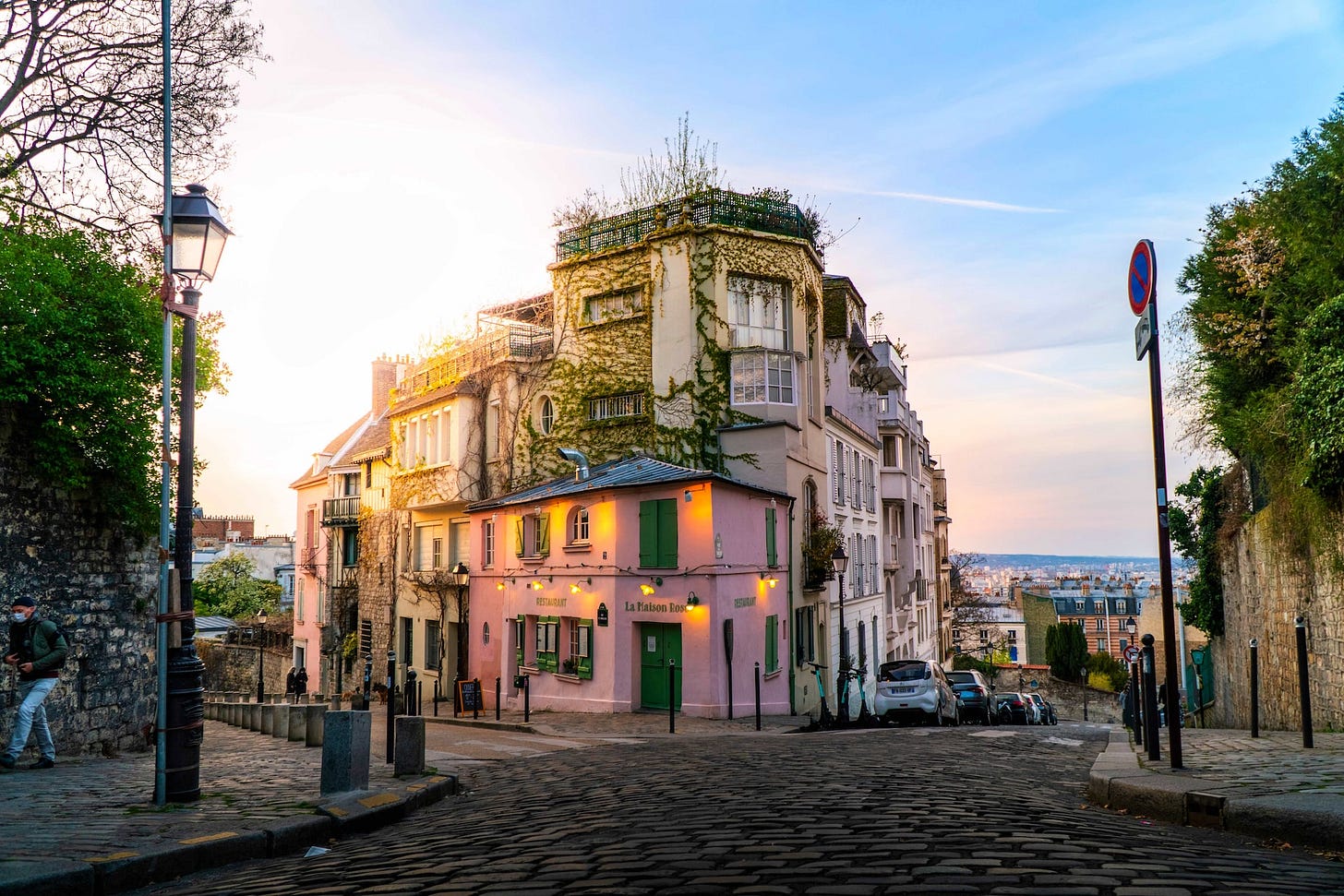 Montmartre, le quartier romantique de Paris • L'Agence Les Enfants Rouges Montmartre, le quartier romantique de Paris • L'Agence Les Enfants Rouges