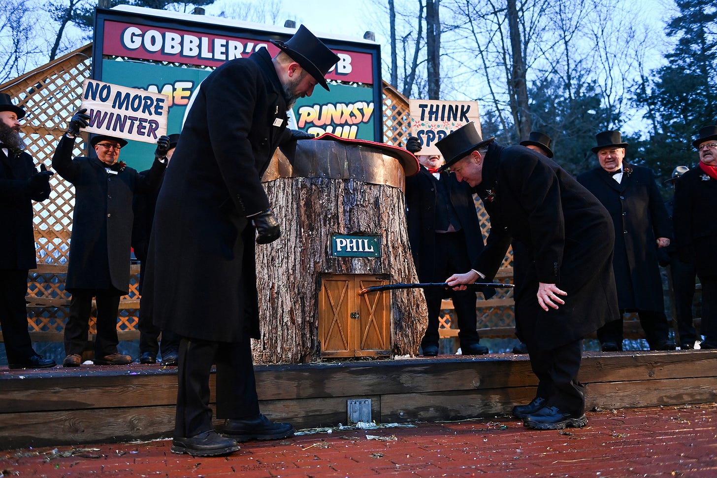 Groundhog Day: Punxsutawney Phil reveals prediction