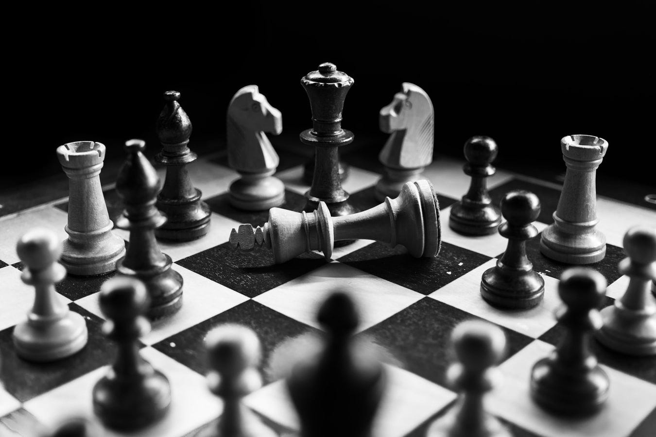 Instead of practicing, this AI mastered chess by reading about it | MIT  Technology Review