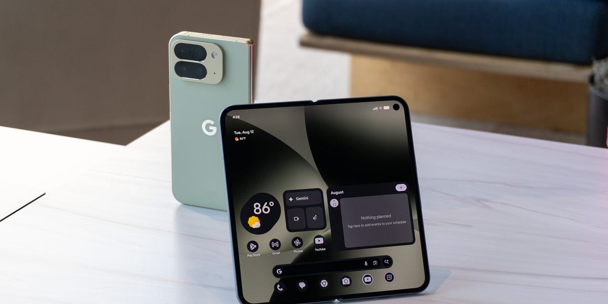 Google Pixel 10 Pro Fold colors: hands-on with Moonstone and Jade