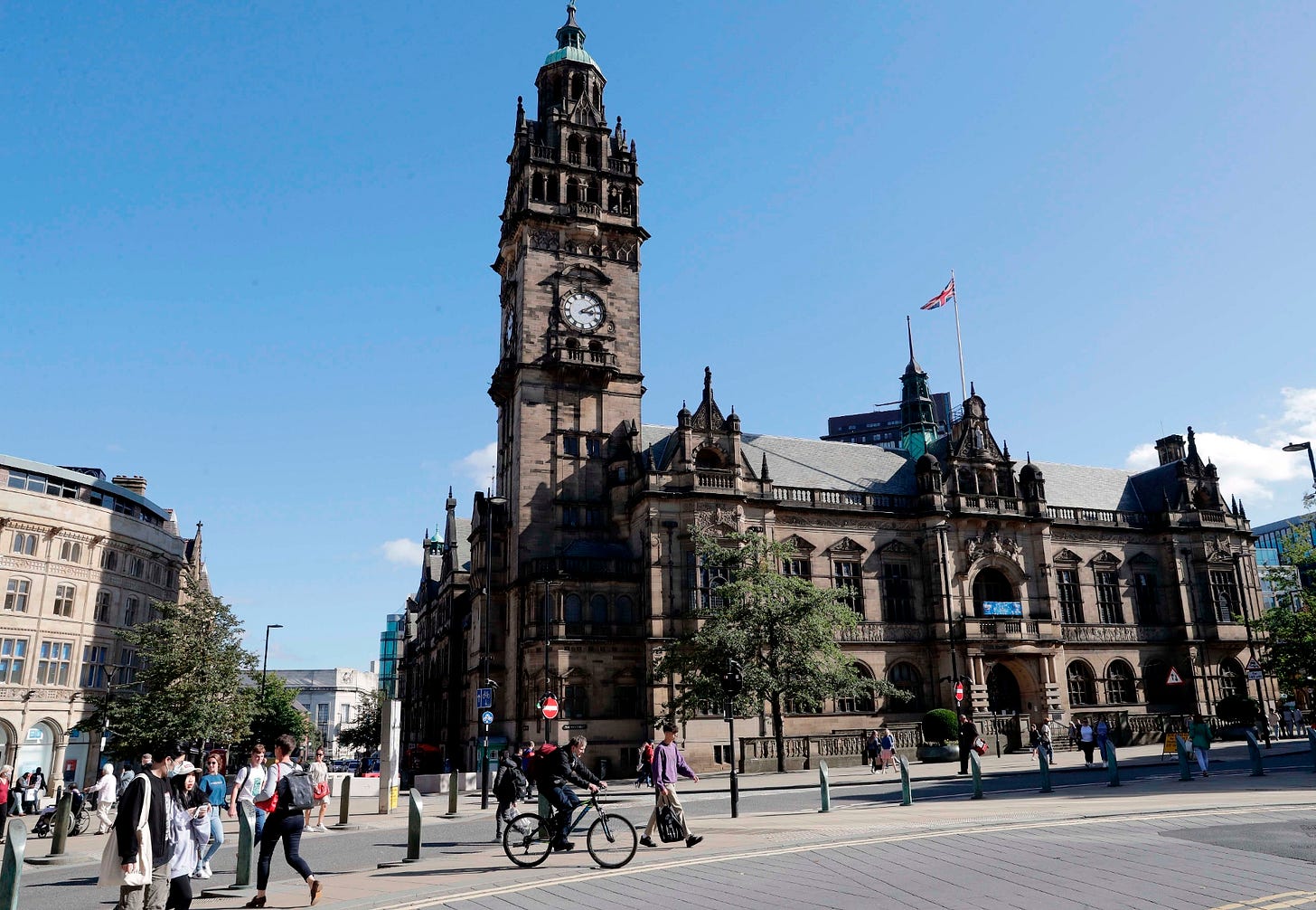 A landscape view of Sheffield Town Hall A landscape view of Sheffield Town Hall
