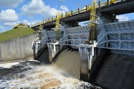 Emergency Repairs Underway at Lake Manatee Dam as Cracks and Surface Damage Detected